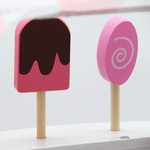 Eisdiele aus Holz auf Rollen