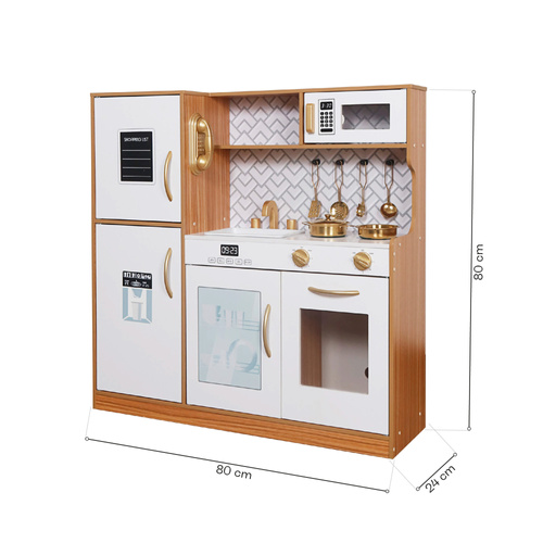 Holzküche mit Kühlschrank